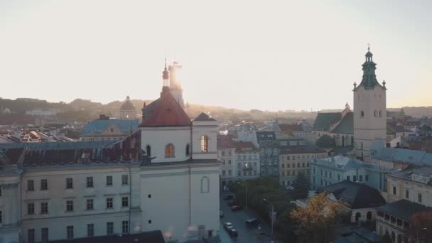 Luftstadt Lviv, Ukraine. Europäische Stadt. Beliebte Gegenden der Stadt. Rathaus — Stockvideo