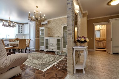 Güzel bir iç mekanı olan mutfak oturma odası.