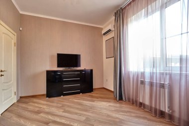 Güzel bir iç mekanı olan oturma odası.