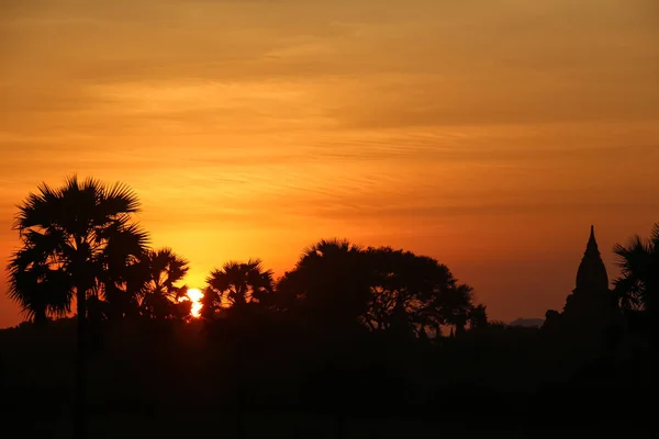 Solnedgång i myanmar — Stockfoto