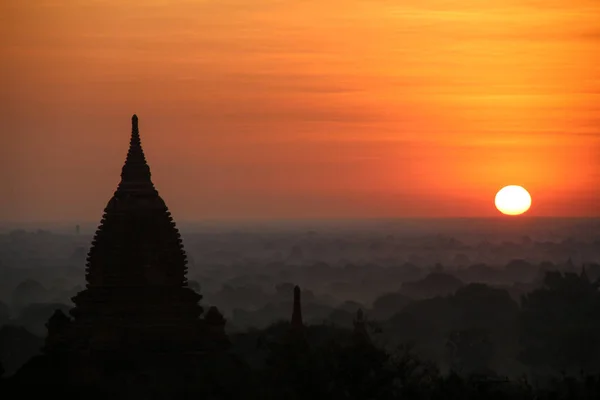 Sunrise in Myanmar — Stock Photo, Image