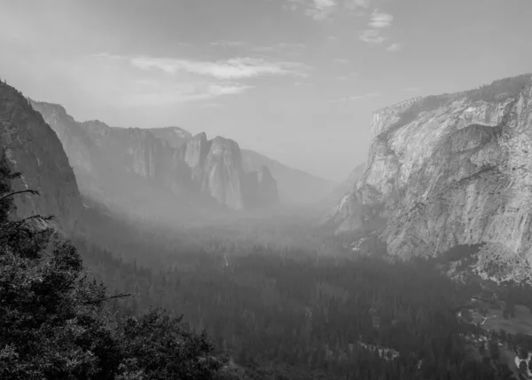 Parque Nacional Yosemite Uma Vista Popular Ponto Caminhada Com Vista — Fotografia de Stock