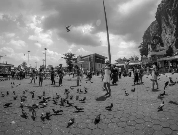 Batu jeskyně z oční čočky a nízký úhel — Stock fotografie