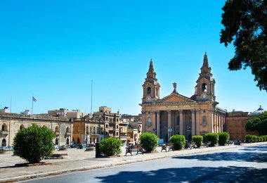 Floriana, Malta, 8 Eylül, 2016: Plazza San Publju ve St. Publius Parish Kilisesi Floriana, Malta için. Floriana - Valletta, Malta St Publius kilisede