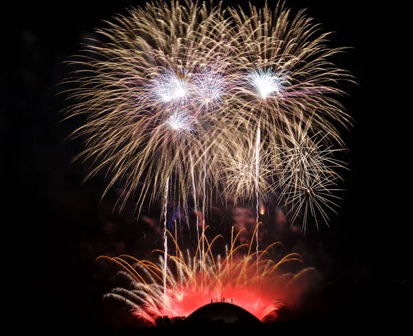 Fuochi Artificio Arancioni Isolati Sfondo Nero Con Spazio Testo Fuochi — Foto Stock