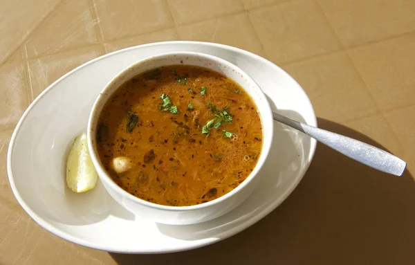 Cocina Maltesa Placa Sopa Pescado Maltés Aljotta Aislado Fondo Mesa —  Fotos de Stock