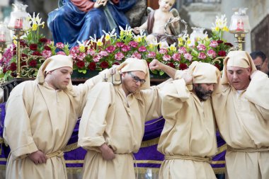 Valletta, Malta - Nisan 1 - Good Friday alayı 1 Nisan 2018 Valletta, Malta için sırasında tutkunun İncille yürürlüğe girmesi. Paskalya Paskalya Malta.Traditional alayı Malta