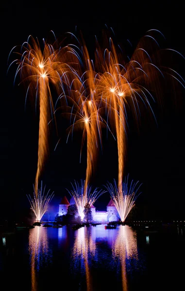 Fireworks Trakai Lithuania Big Colorful Fireworks Explode Nice Reflection Water — Stock Photo, Image