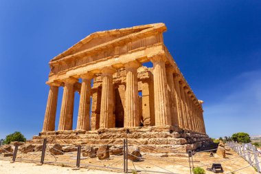 Tapınaklar Vadisi'nin manzara görünümü