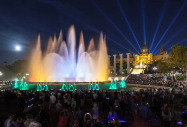 Sihirli Çeşme ve Katalan Sanat Müzesi manzarası, Barselona