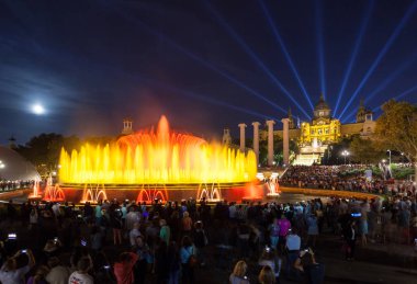 Sihirli Çeşme ve Katalan Sanat Müzesi manzarası, Barselona