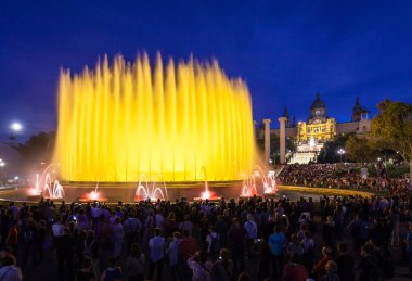 Sihirli Çeşme ve Katalan Sanat Müzesi manzarası, Barselona