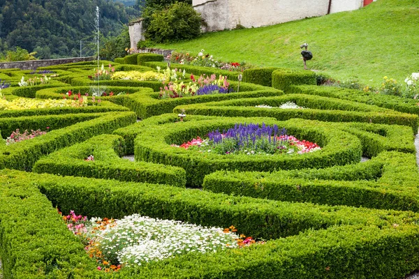 Zahrada Živý Plot Hradě Gruyere — Stock fotografie