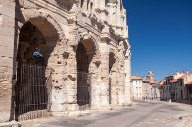 mavi gökyüzüne karşı amfi tiyatro, seçici odak