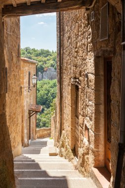 Antik dar cadde Pitigliano, Toskana, İtalya
