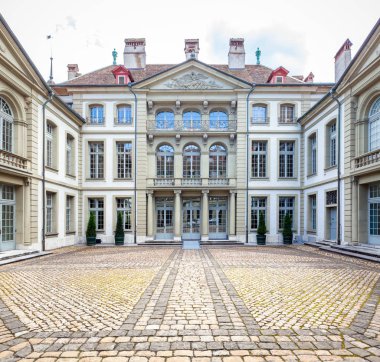 Erlacherhof, Bern, İsviçre 'nin ana girişi olan avlu.