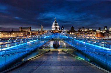 Milenyum Köprüsü ve St. Paul Katedrali, Londra