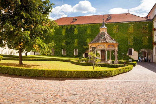 Abbazia di Novacella manzaralı