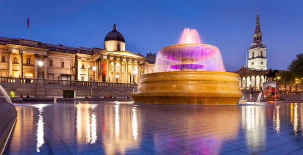 Trafalgar Square Nachts Verlicht Londen — Stockfoto