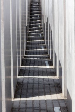 Berlin 'deki Yahudi Soykırımının anısına anıt manzarası