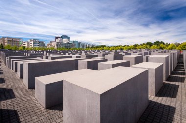 Berlin 'deki Yahudi Soykırımının anısına anıt manzarası