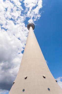 Panoramik manzaralı Berlin televizyon kulesi