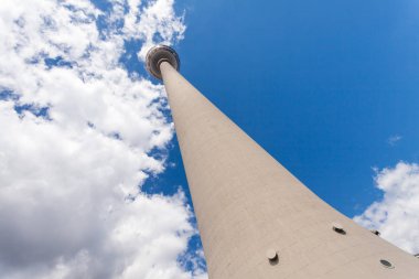 Panoramik manzaralı Berlin televizyon kulesi