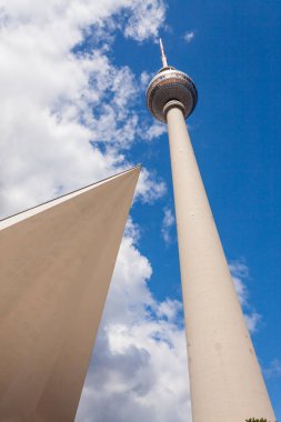 Panoramik manzaralı Berlin televizyon kulesi