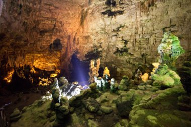 İtalya 'nın güzel mağara manzarası 