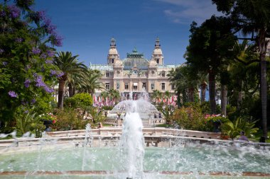 Monako 'da yaz günü çeşme 