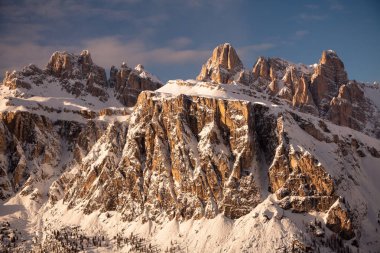 Cime di Fanes manzaralı