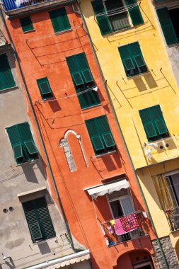 Parlak antik Riomaggiore binaları, Cinque Terre, Liguria, İtalya
