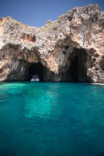 Santa Maria di Leuca Mağaraları, İtalya