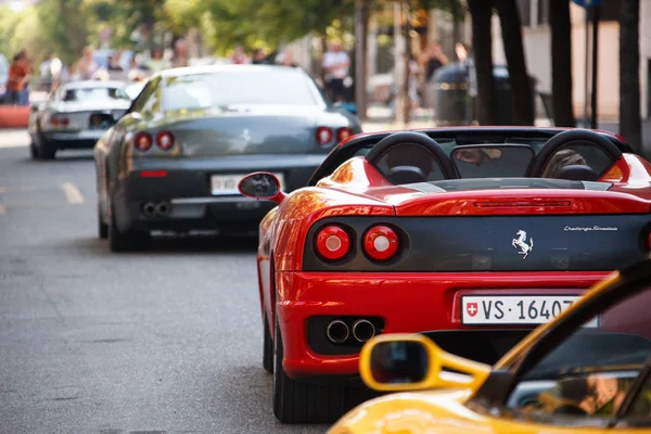 Shromažďování Průvodu Ferrari Valenza — Stock fotografie