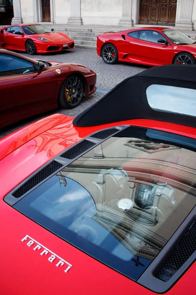 Shromažďování Průvodu Ferrari Valenza — Stock fotografie