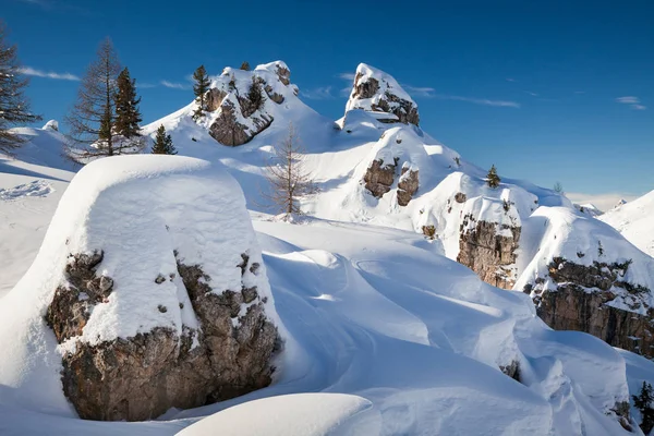 Bulutlar Dolomites Doruklarına — Stok fotoğraf