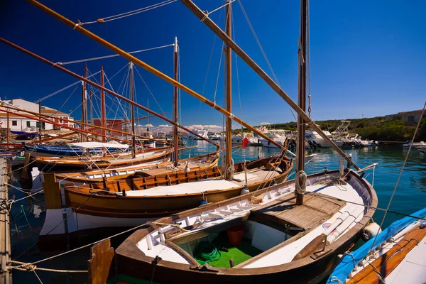 Пришвартованные Разноцветные Лодки Порту — стоковое фото