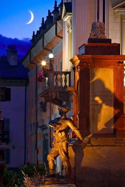Vista Panorâmica Estátua Aosta — Fotografia de Stock
