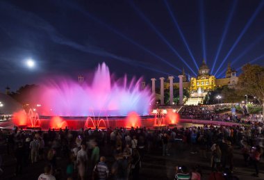 Sihirli Çeşme ve Katalan Sanat Müzesi manzarası, Barselona