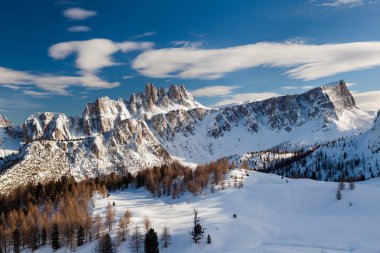 Cime di Fanes manzaralı