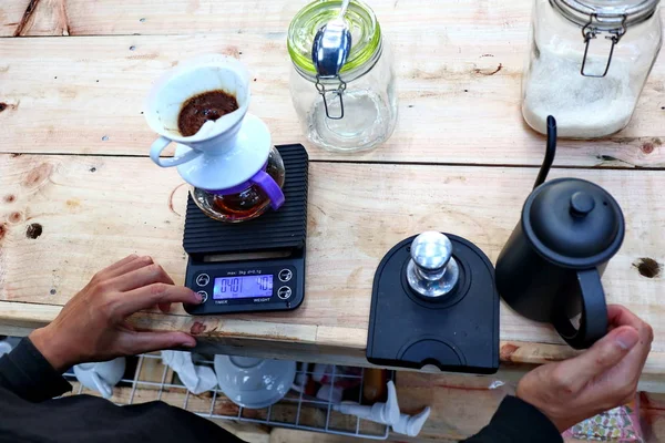 Elaboración de café, paso a paso . — Foto de Stock