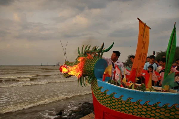 Peh Cun Barongsai Barco Dragão Queimando Entre Indonésios Ascendência Chinesa — Fotografia de Stock