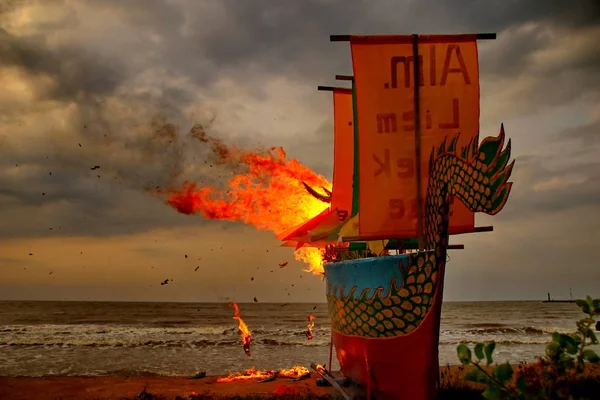 Peh Cun Barongsai Dragon Boat Fiamme Tra Gli Indonesiani Origine — Foto Stock