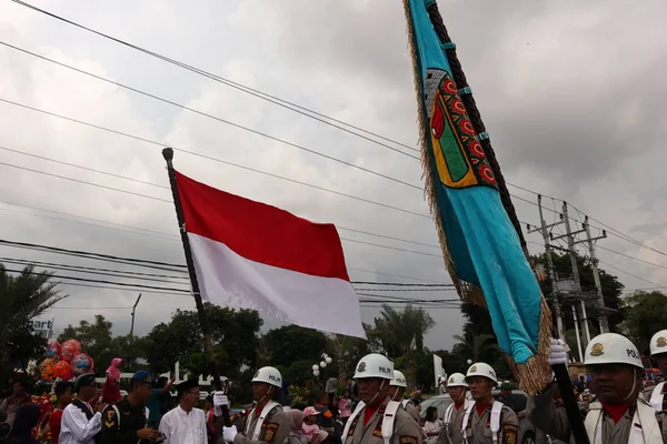 Pekalongan Central Java Indonésie Duben 2019 Účastníci Přehlídky Loutkových Kostýmech — Stock fotografie