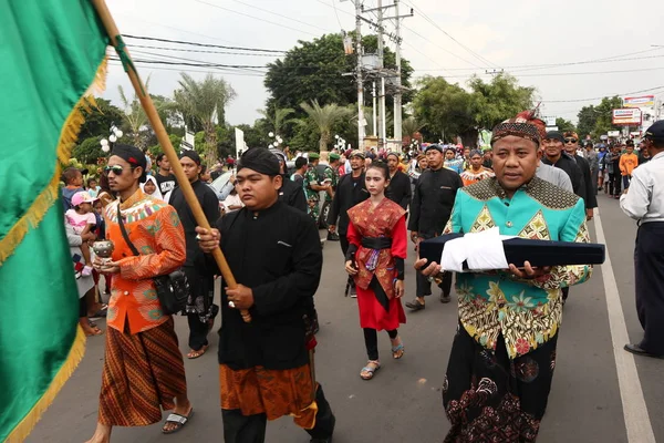 Pekalongan Zentraljava Indonesien April 2019 Teilnehmer Puppenkostümen Beim 113 Jahrestag — Stockfoto