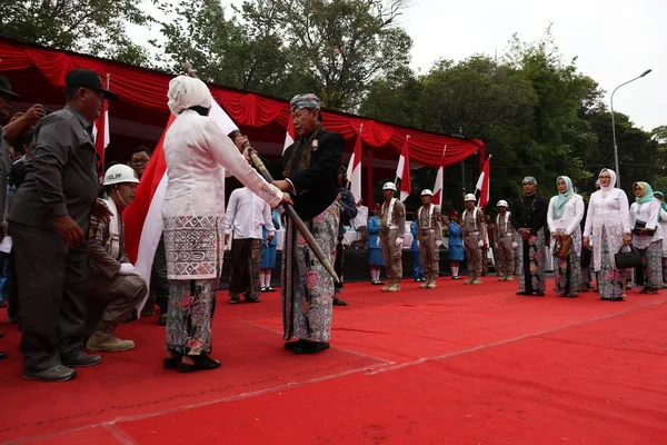 Pekalongan Centraal Java Indonesië April 2019 Deelnemers Parade Puppet Kostuums — Stockfoto