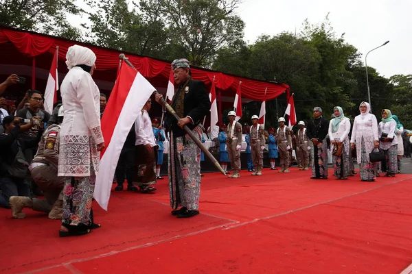 Pekalongan Java Central Indonésia Abril 2019 Participantes Desfilam Fantasias Fantoche — Fotografia de Stock