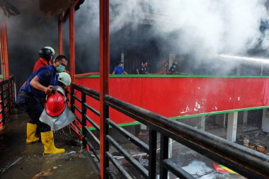 Pekalongan,Central Java/Endonezya - 25 Şubat 2018: Pekalongan City'deki Banjarsari pazarında yangın