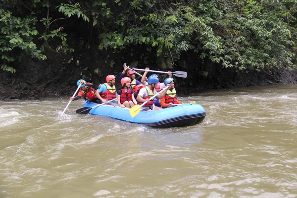 Nelkenzigaretten Mit Weißem Hintergrund Fotografiert Verwenden Indonesische Spezialisten Filter Nikotin — Stockfoto