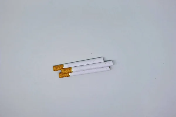 Plastové cigarety fotografované s bílým pozadím — Stock fotografie